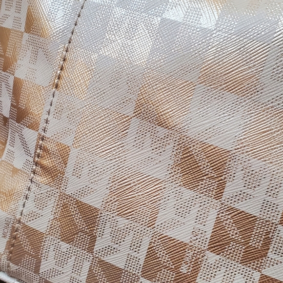 Michael Kors tote purse and Wallet - Picture 3 of 8